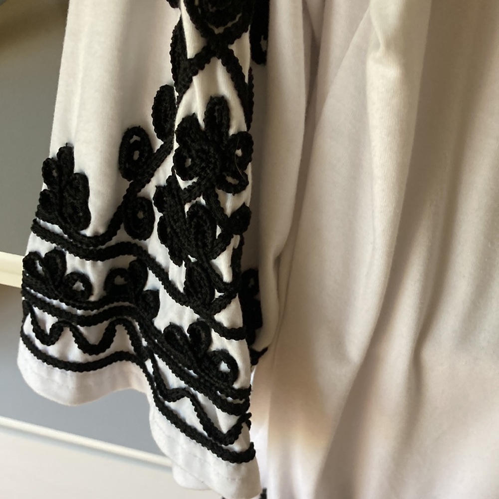 NWOT black and white braid embellished blouse - Picture 4 of 6